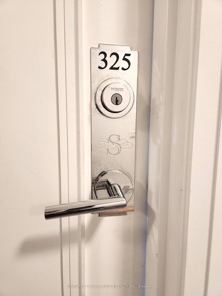 Property Photo:  7 Bond Crescent 25  ON L4E 1E6 