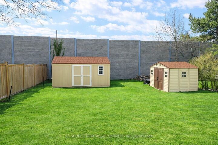 Property Photo: 41 Wishing Well Drive ON M1T 1H9