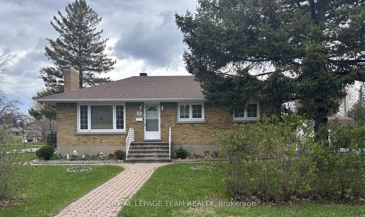 41 Capilano Drive — photo 1