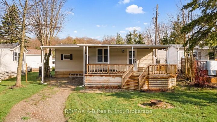 Property Photo: 923590 Road 92 Road 405 ON N0J 1J0