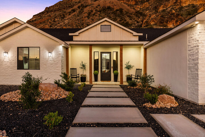 Property Photo:  2221 S Angell Heights Dr  UT 84737 