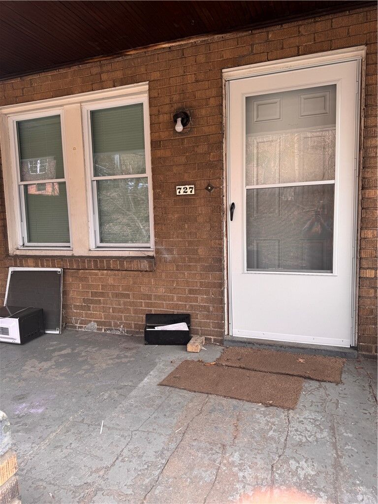 Property Photo:  727 Maytide St  PA 15227 