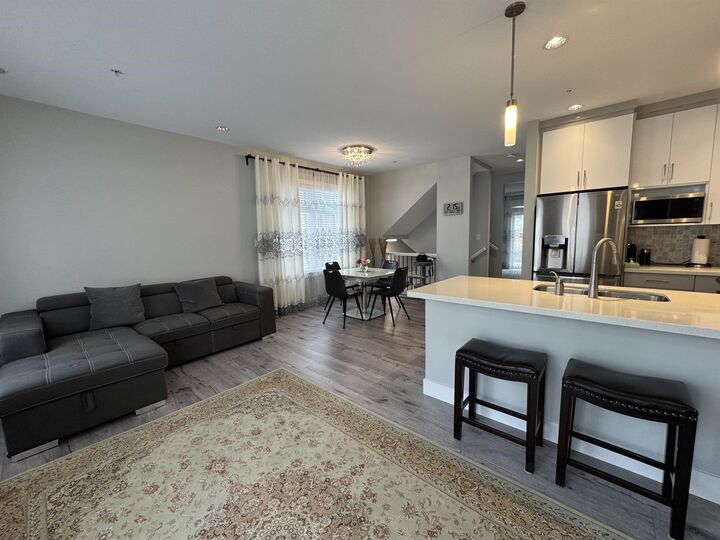 Property Photo: 2689 Parkway Drive 19 BC V4P 0C3