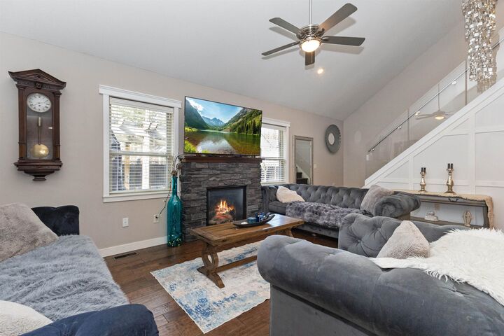 Property Photo: 27858 Ledunne Avenue BC V4X 0A8