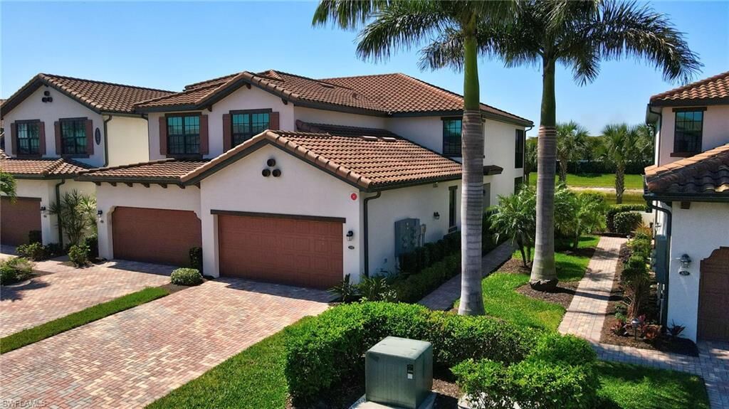 Property Photo:  12043 Hawthorn Lake Dr 102  FL 33913 