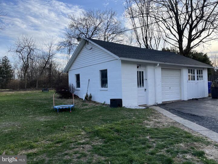 Property Photo:  228 Old York Road  PA 17019 