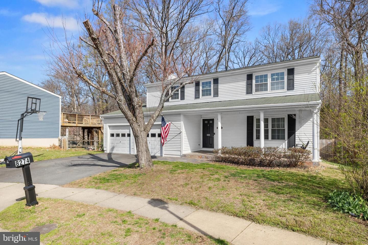 Property Photo: 8274 Raindrop Way VA 22153