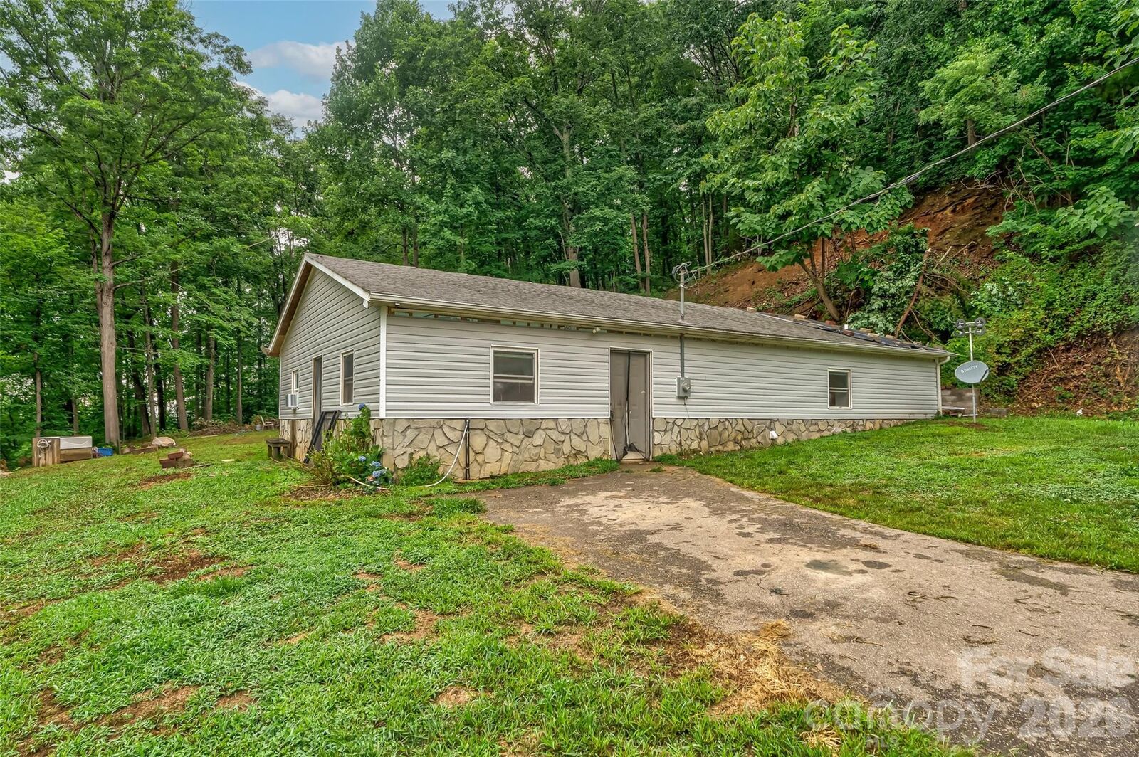 Property Photo:  3515 High Peak Valley  NC 28690 