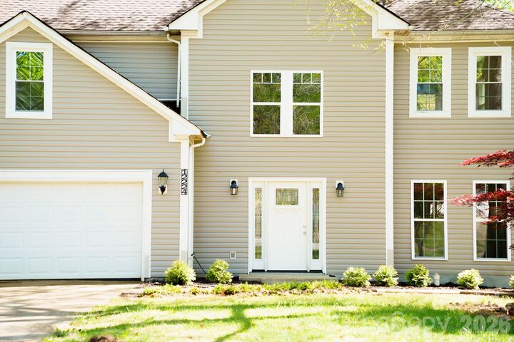 Property Photo: 12224 Sutters Hill Court 5 NC 28269