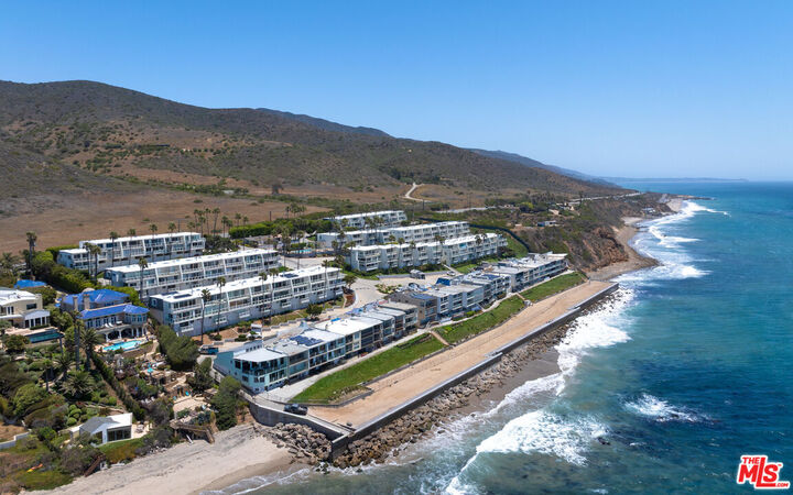 Property Photo: 11964 Whalers Ln CA 90265