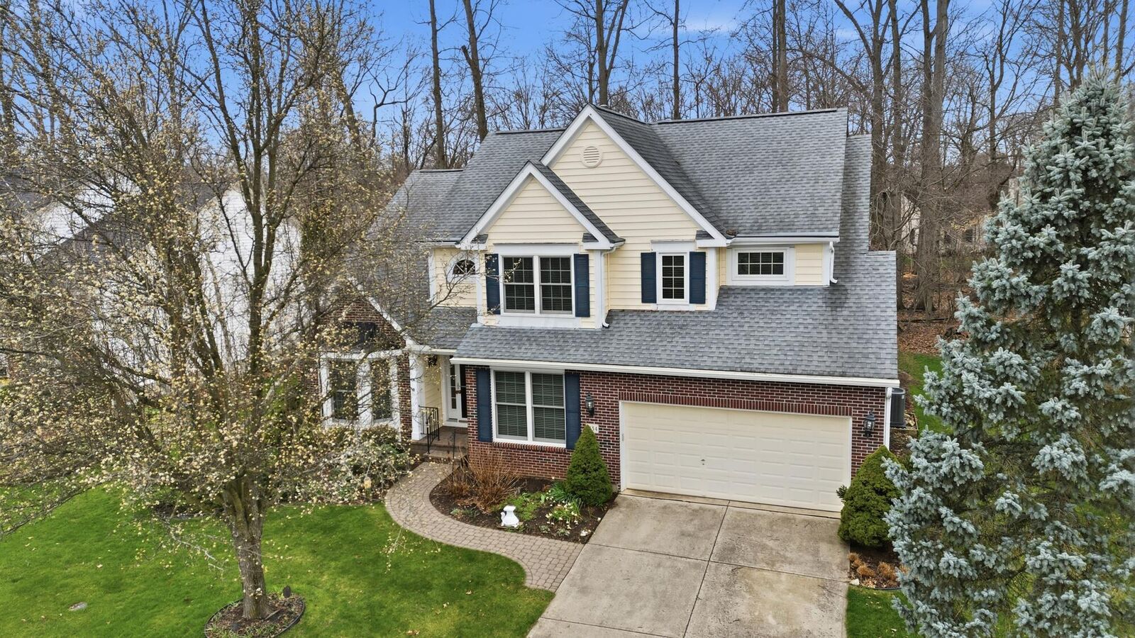 Property Photo:  7134 Nightshade Drive  OH 43082 