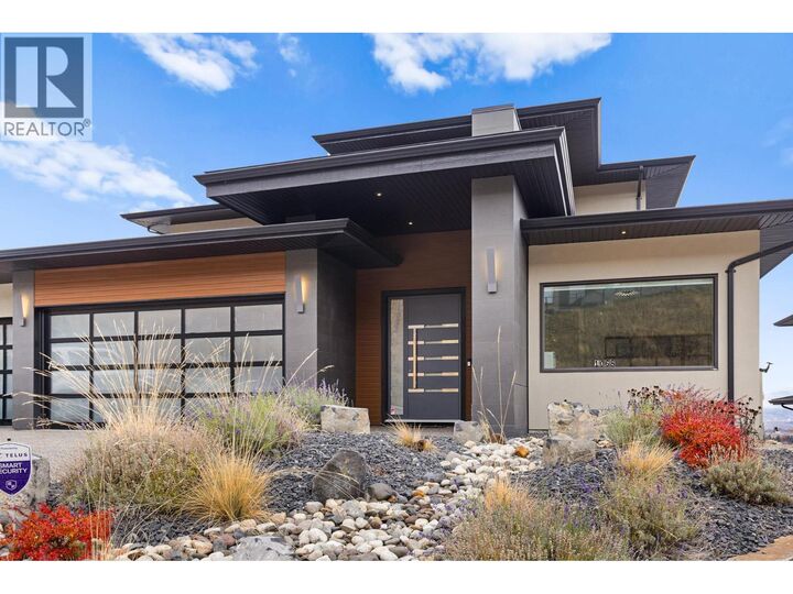 Property Photo: 1068 Clarance Avenue BC V1W 5M6
