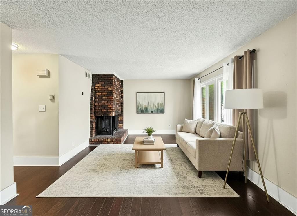 Property Photo:  1831 Ashborough Court B  GA 30067 