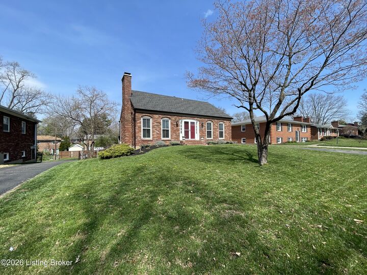 Property Photo: 9805 Meadow Vale Dr KY 40242