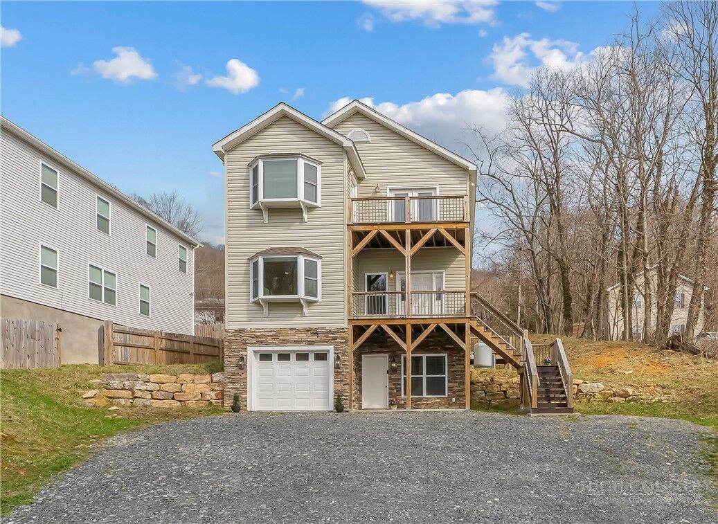 Property Photo:  262 Old Bristol Road  NC 28607 
