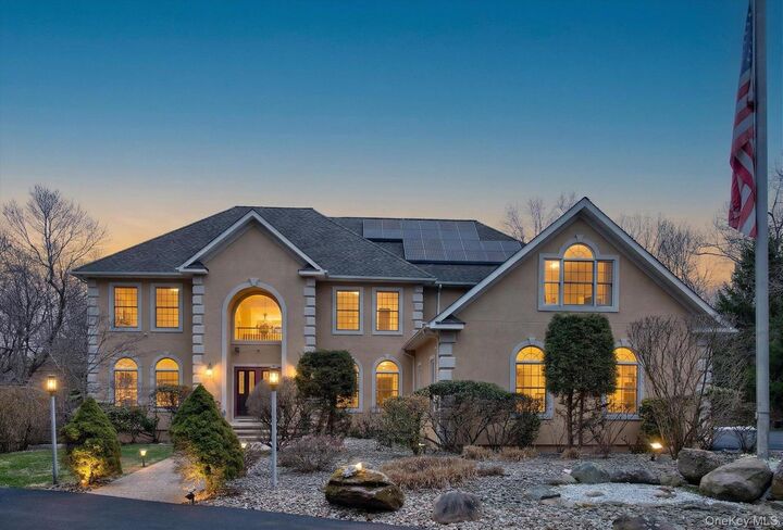 Property Photo:  7 Farm Hollow Road  NY 12553 