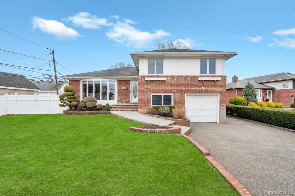 Property Photo:  4 Brooks Street  NY 11801 