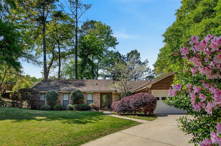 Property Photo:  515 Wakefield Court  AL 36109 