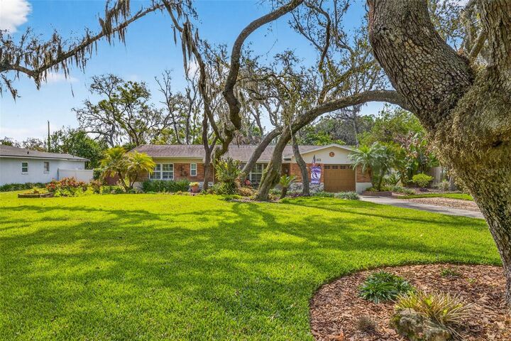 Property Photo:  212 S Lockmoor Avenue  FL 33617 