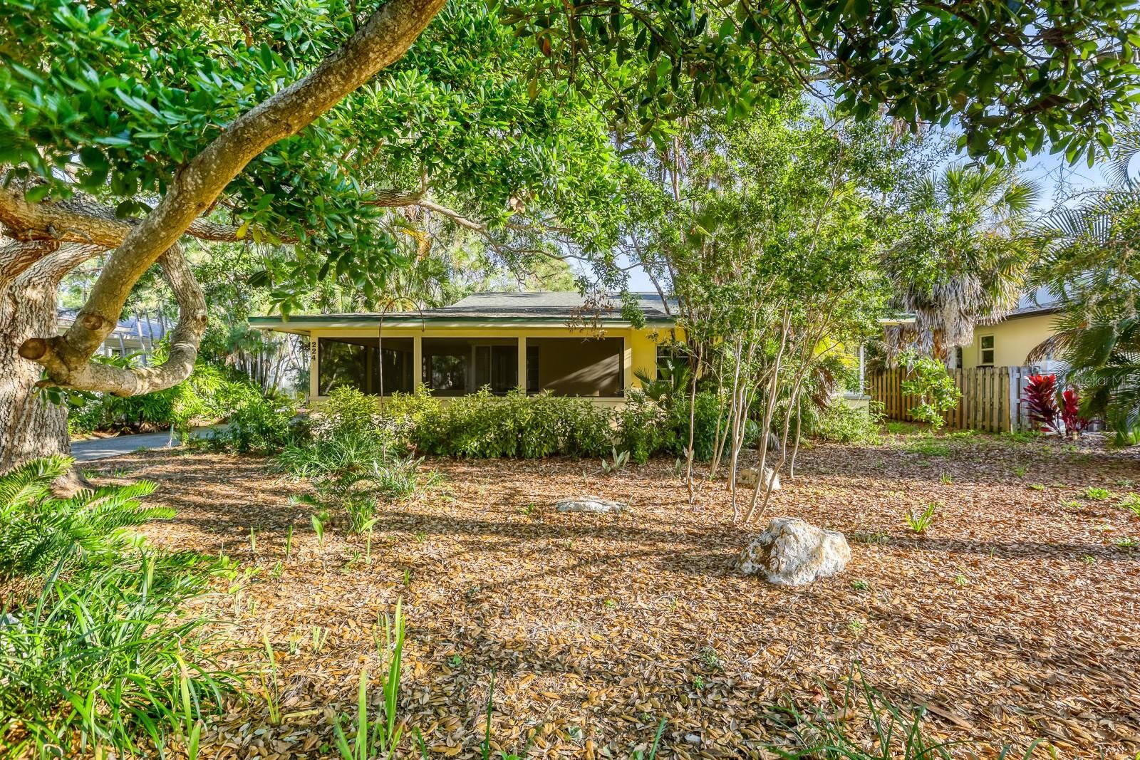 Property Photo: 224 Lyndhurst Street FL 34698
