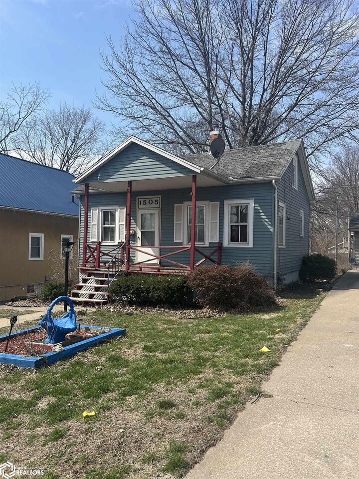 Property Photo:  1505 Gnahn Street  IA 52601 
