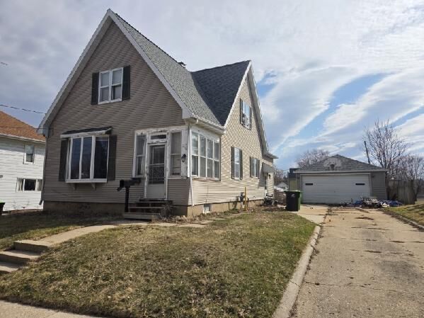 Property Photo:  218 N Henninger St  WI 53050 