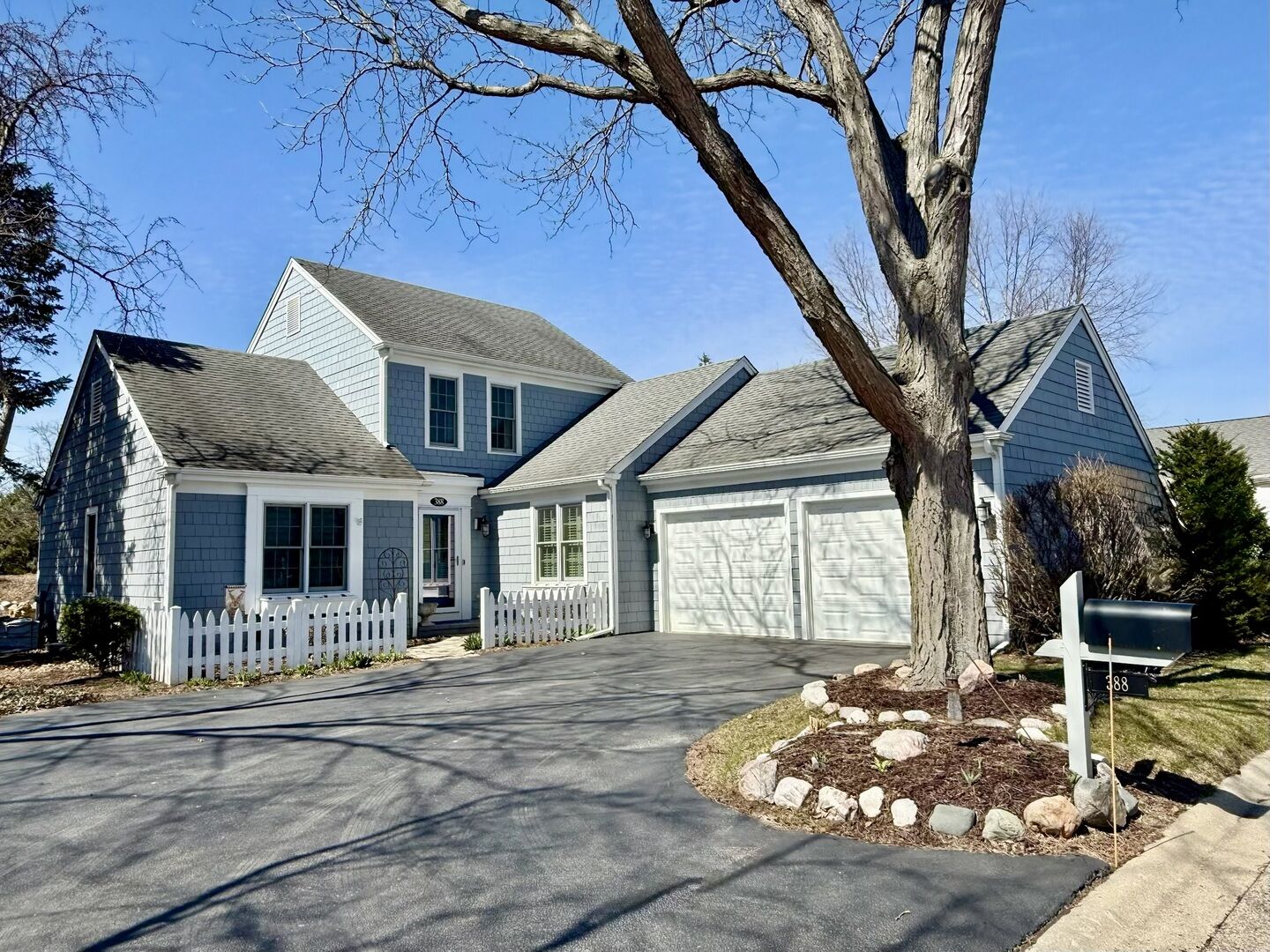 Property Photo:  388 Narragansett Court  IL 60012 