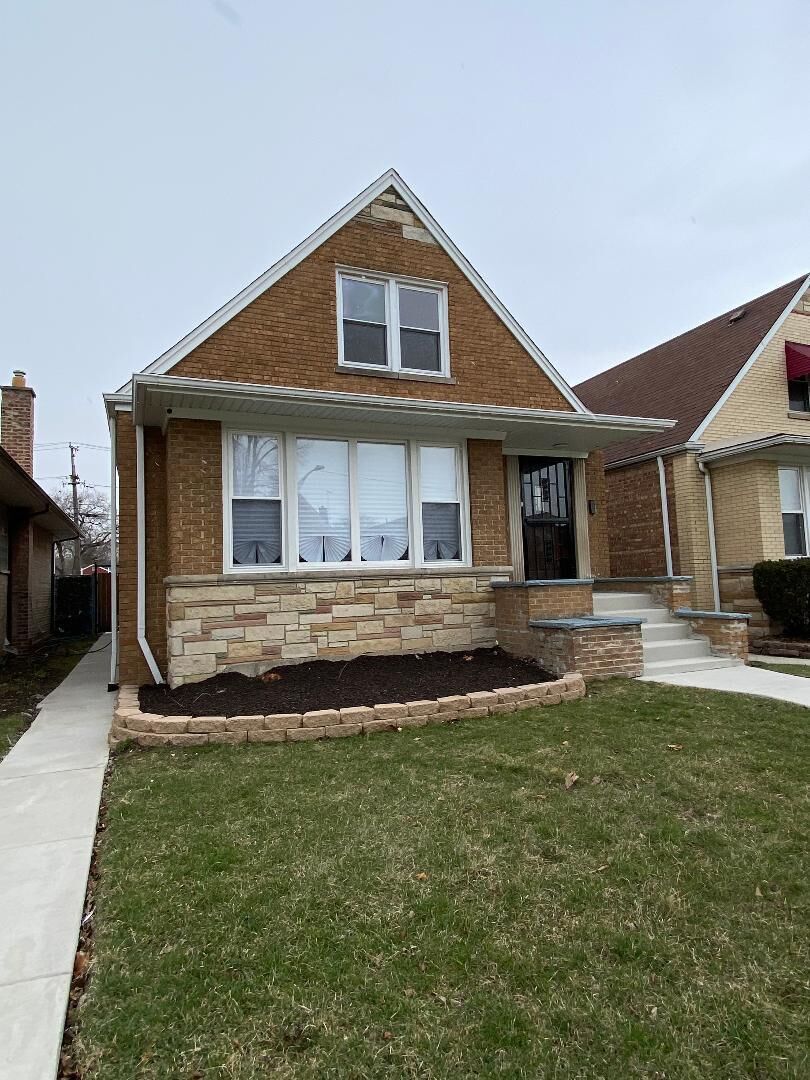 Property Photo: 8354 S Winchester Avenue IL 60620