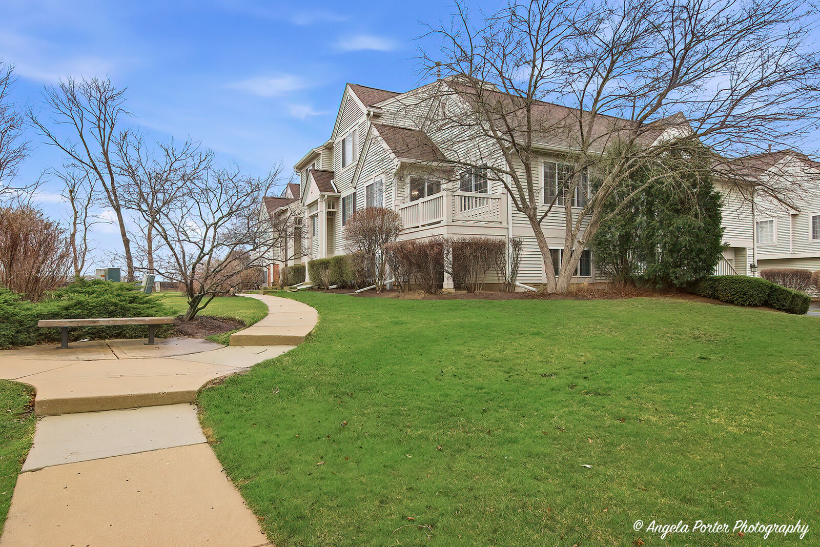 Property Photo:  324 New Haven Drive  IL 60013 