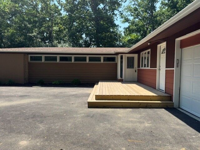 Property Photo: 28450 N Shagbark Lane IL 60048