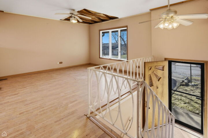 Property Photo: 646 Dickens Avenue IL 60139