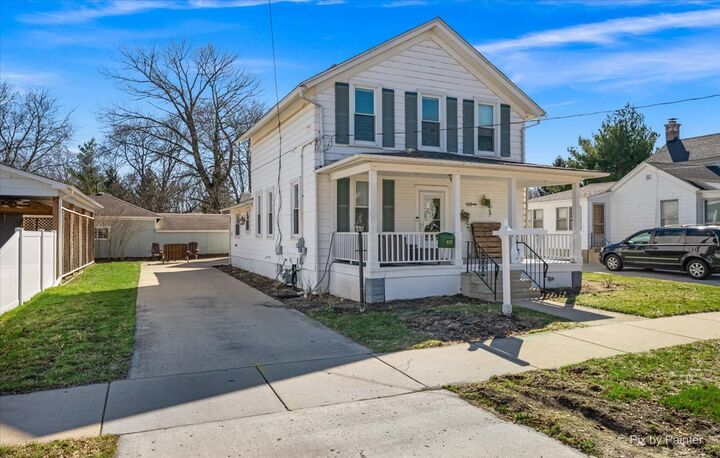 Property Photo:  418 Houston Street  IL 60510 
