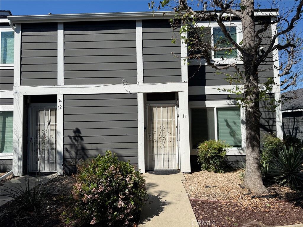 Property Photo:  824 N Pasadena Avenue 11  CA 91702 