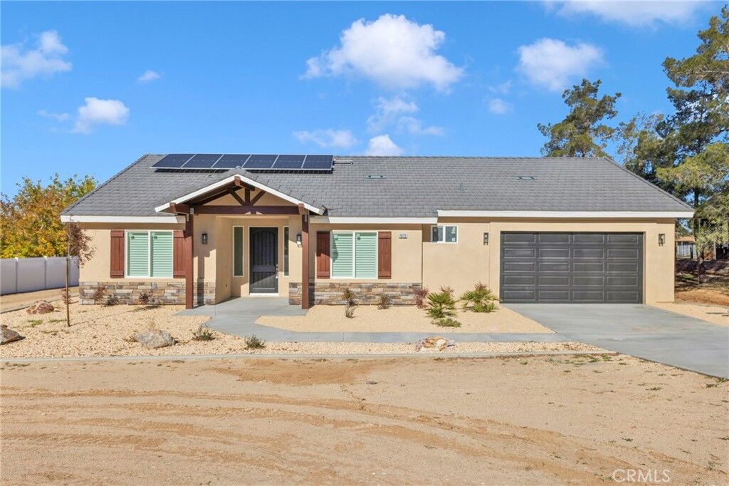 Property Photo: 15466 Lone Eagle Street CA 92395