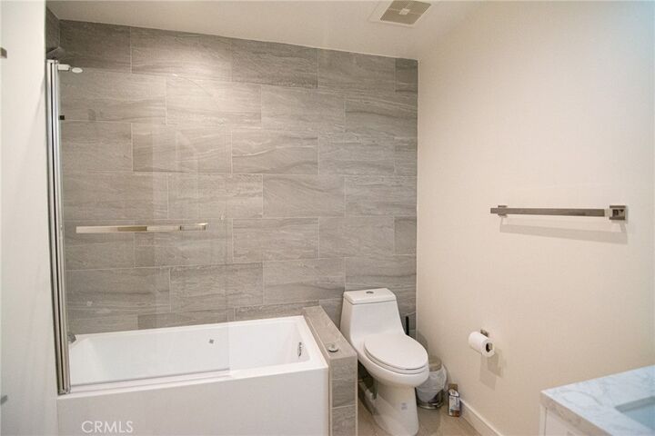 Property Photo:  1187 Crenshaw Boulevard 102  CA 90019 