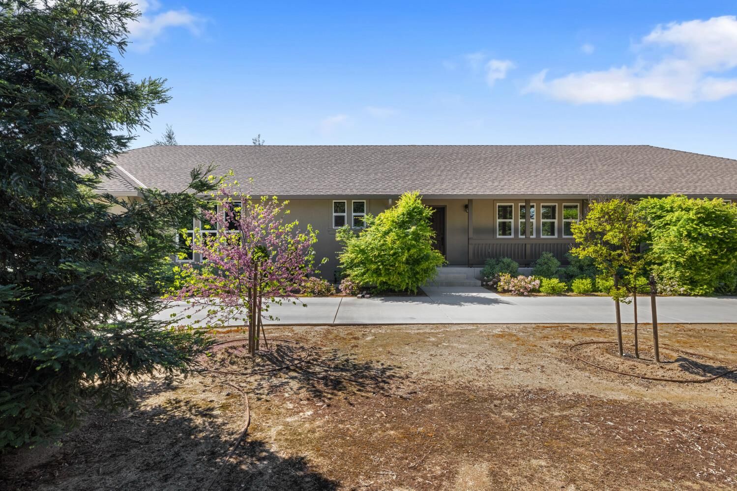Property Photo: 1255 Root Road CA 95357