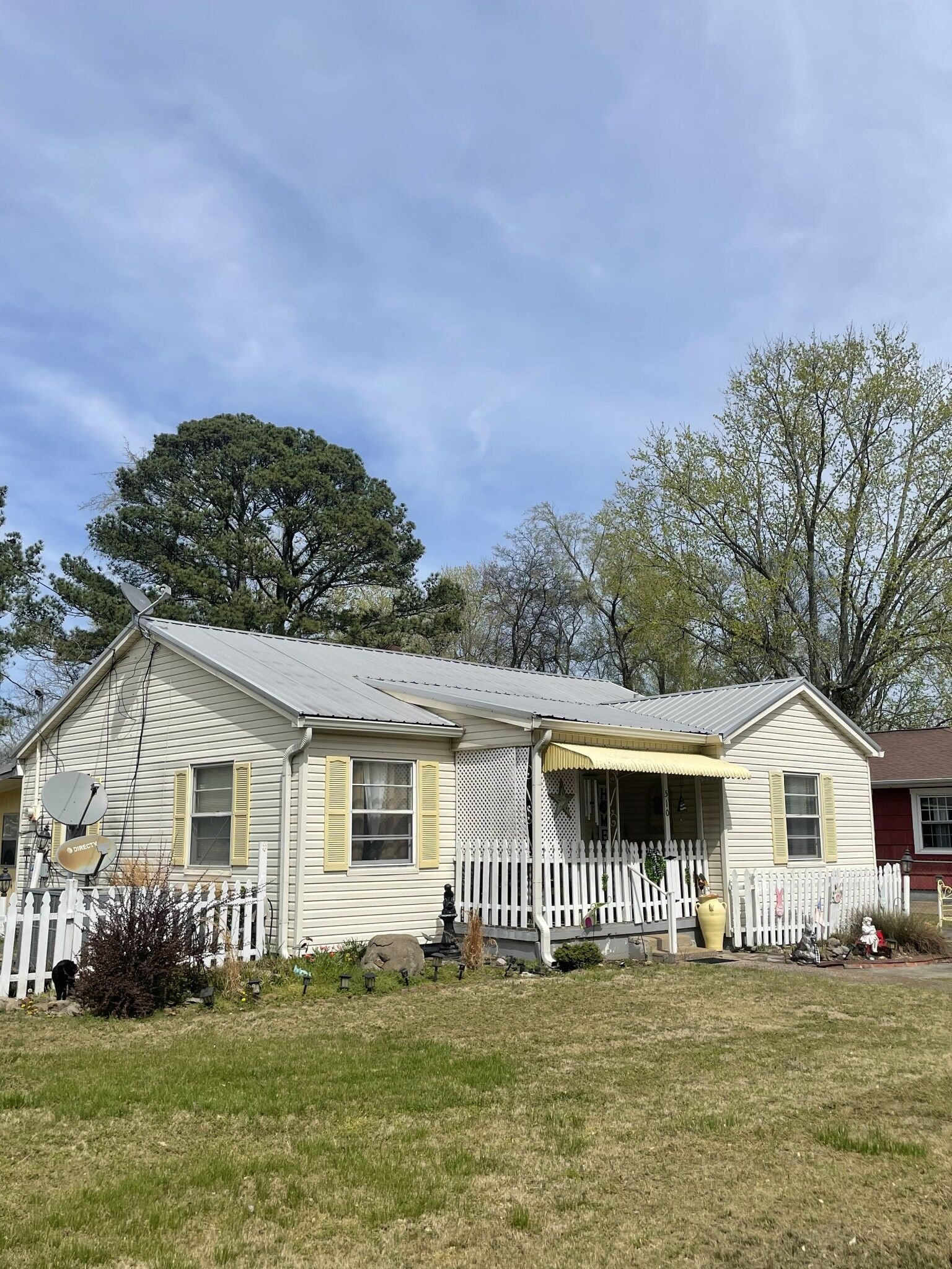 Property Photo:  510 1st St  TN 38464 
