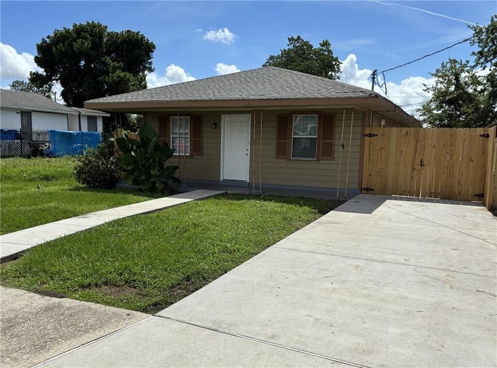 Property Photo:  3127 Marietta Street  LA 70065 