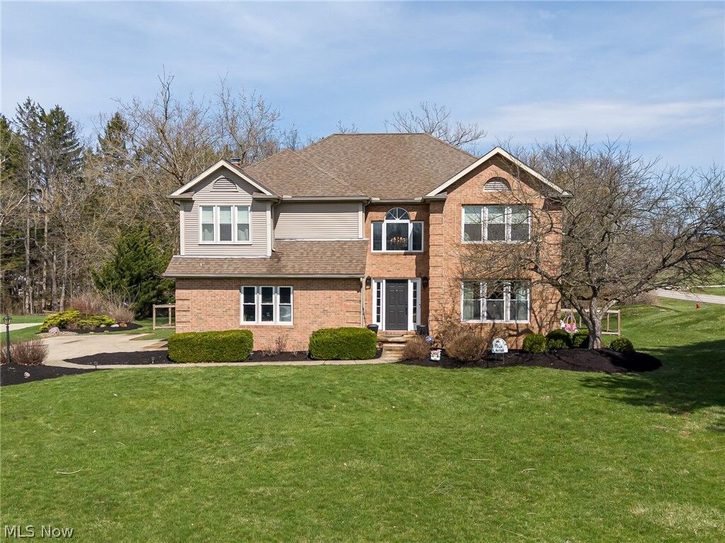 Property Photo: 3201 Hardwood Hollow Road OH 44256