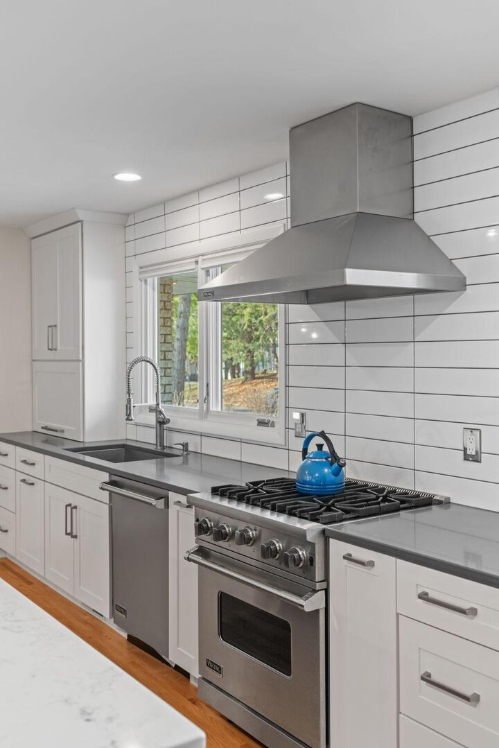 Property Photo:  409 Westwood Drive S  MN 55416 