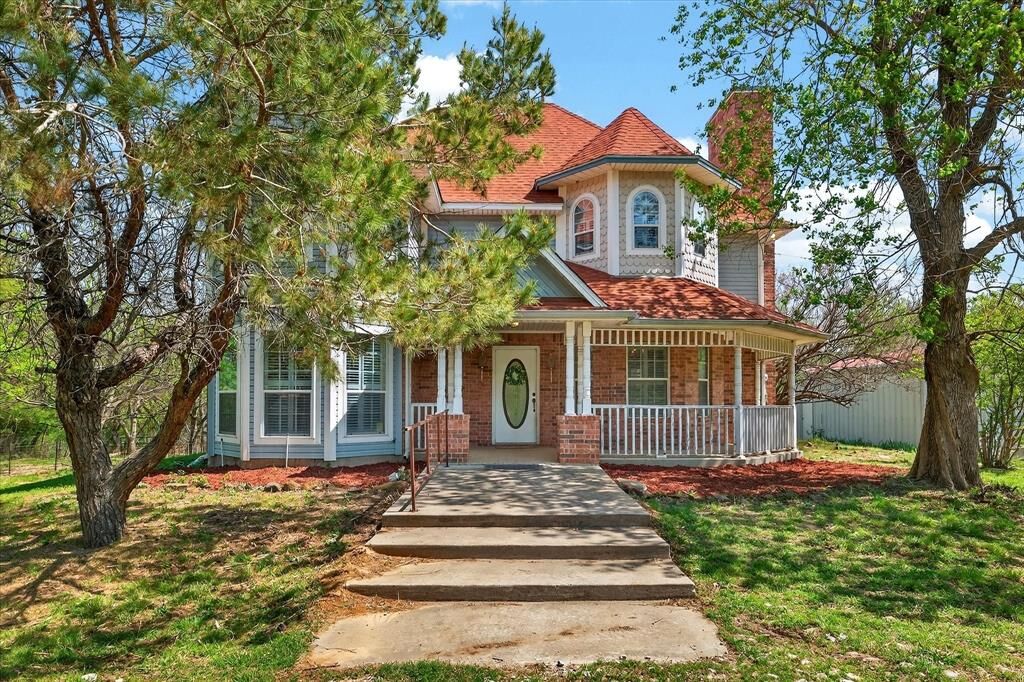 Property Photo:  514 N Garza Road  TX 76208 