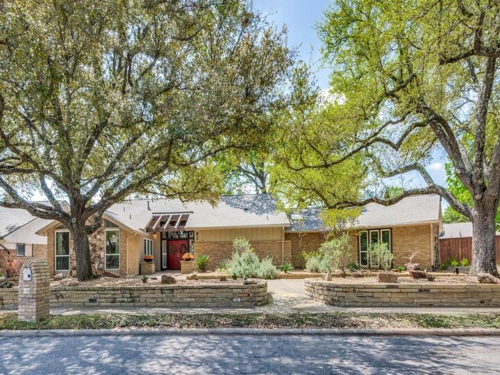 Property Photo:  108 Wellesley Drive  TX 75062 