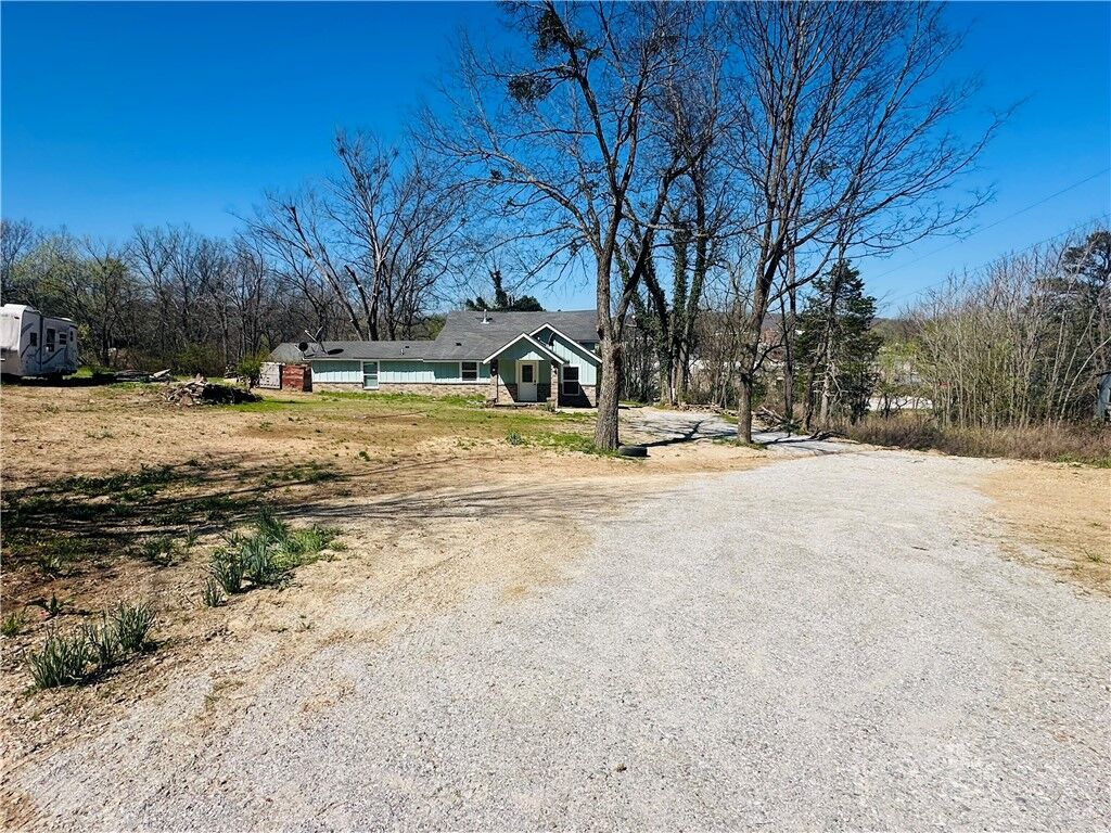 Property Photo: 202 S Parrott Drive AR 72740