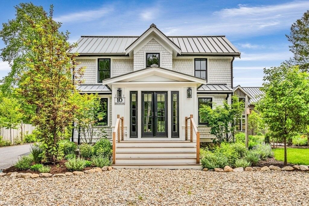 Property Photo:  10 Hatch Farm Lane 10  MA 01742 