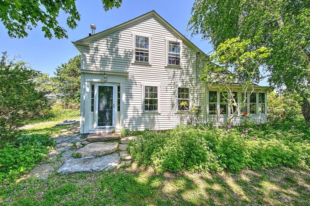 Property Photo:  408 Hix Bridge Road  MA 02790 