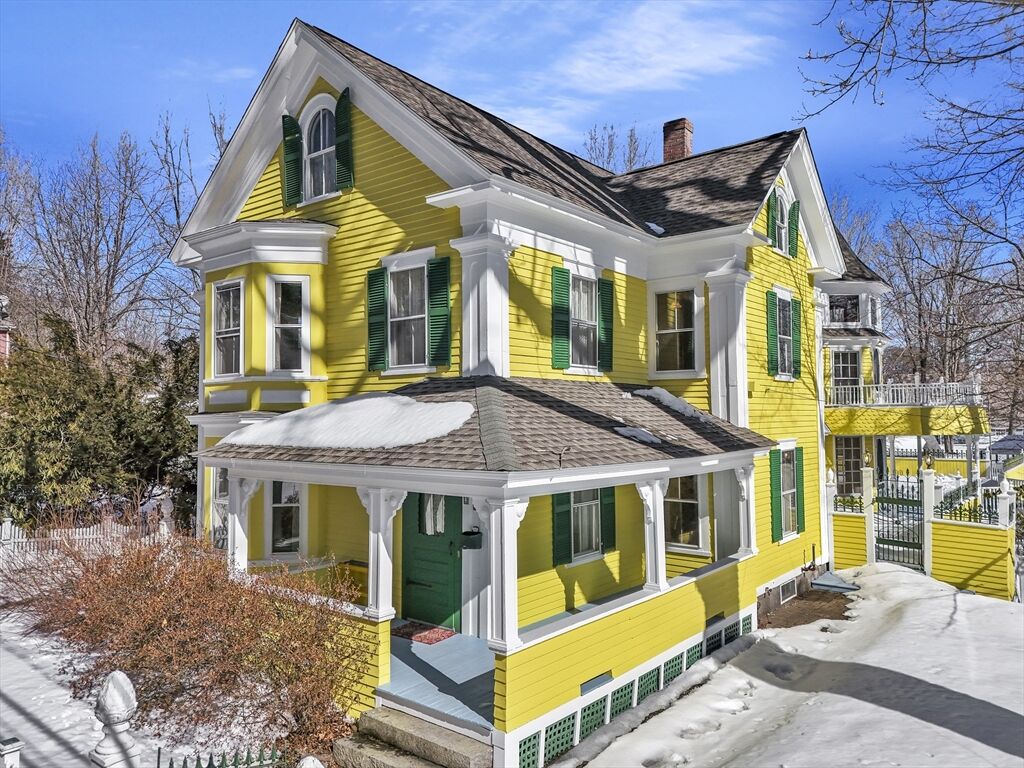 Property Photo:  303 Blossom Street  MA 01420 