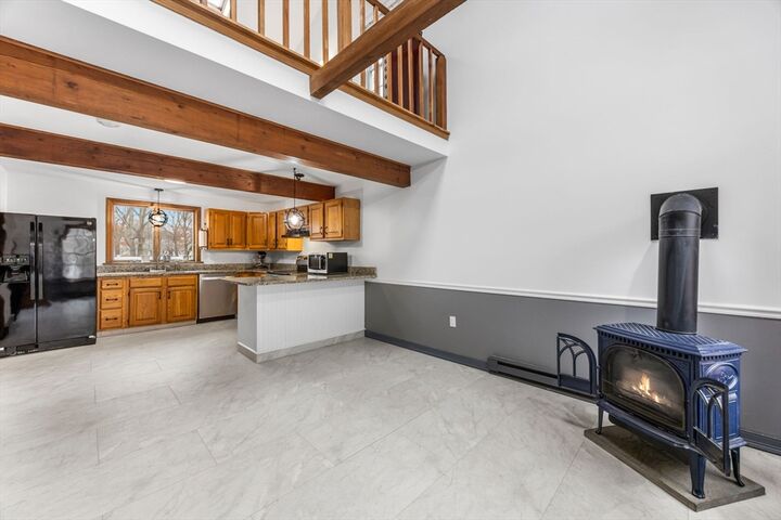 Property Photo:  186 Walnut St  MA 02601 