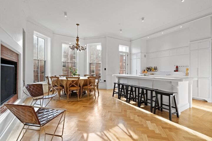 Property Photo:  15 Regent Circle 2  MA 02445 