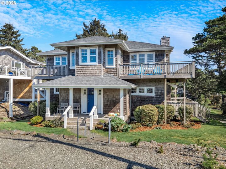 Property Photo: 597 N Marion Ave OR 97138