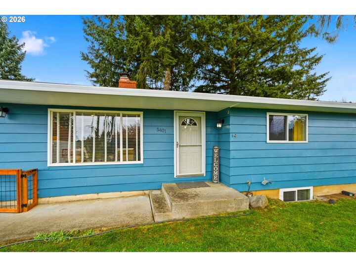 Property Photo:  5401 NW Lincoln Ave  WA 98663 
